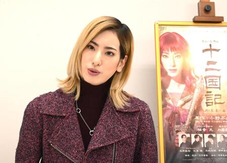 　舞台への意気込みを語る柚香光（撮影・高部洋祐）