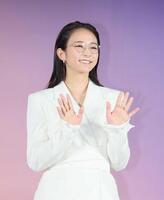 　日本メガネベストドレッサー賞を受賞した木村文乃（撮影・石井剣太郎）