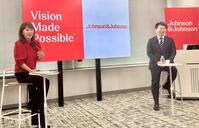 　イベントに出席した木佐彩子（左）と半田知也教授