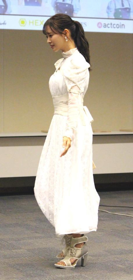 　記者会見に出席した兒玉遥