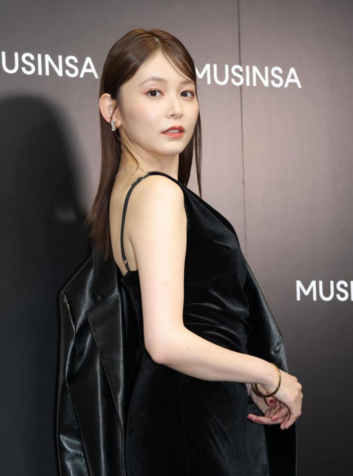 　ポップアップストアに登場した久間田琳加（撮影・西岡正）