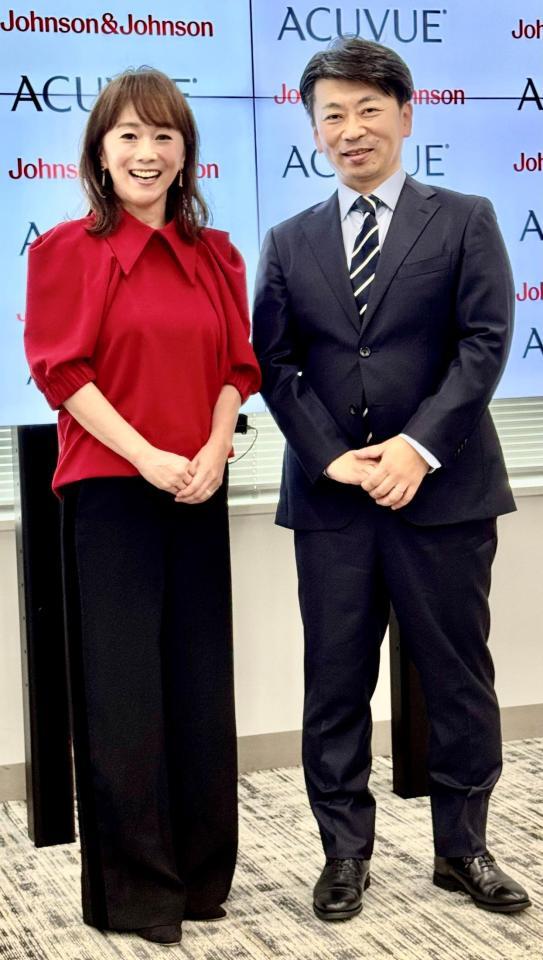 　イベントに出席した木佐彩子（左）と半田知也教授