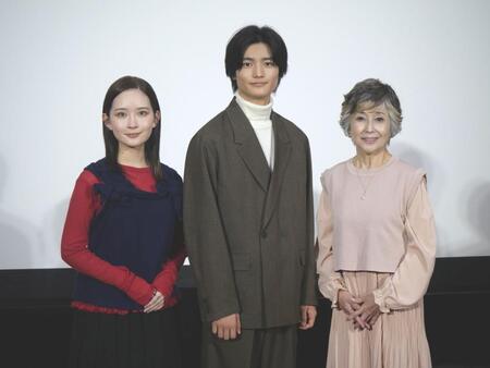 　合同取材会に出席した（左から）畑芽育、城桧吏、竹下景子