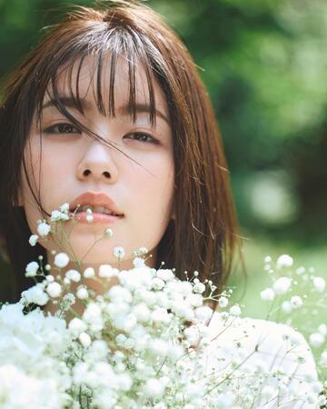 　小芝風花カレンダー２０２６「Ｆｌｏｗｅｒ」（２０２５年１２月１２日発売）（Ｃ）マガジンハウス