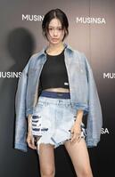 　ポップアップストアに登場した安斉星来（撮影・西岡正）