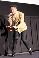 　一人で大迫力の演技を見せた市原隼人