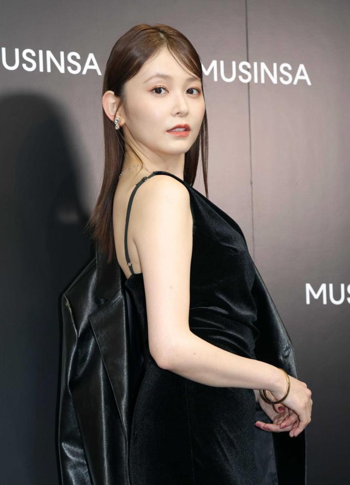 　ポップアップストアに登場した久間田琳加（撮影・西岡正）