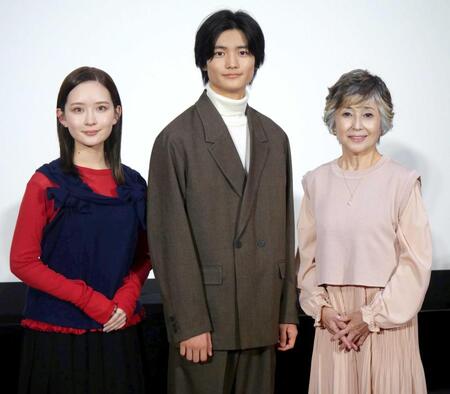 　（左から）畑芽育、城桧吏、竹下景子