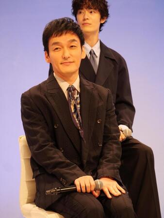 　制作発表に出席した草彅剛