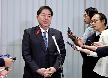 　自民党総裁選の投開票を前に取材に応じる林芳正氏