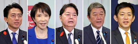 　自民党総裁選の投開票を前に、記者団の取材に応じる（右から届け出順に）小林鷹之氏、茂木敏充氏、林芳正氏、高市早苗氏、小泉進次郎氏