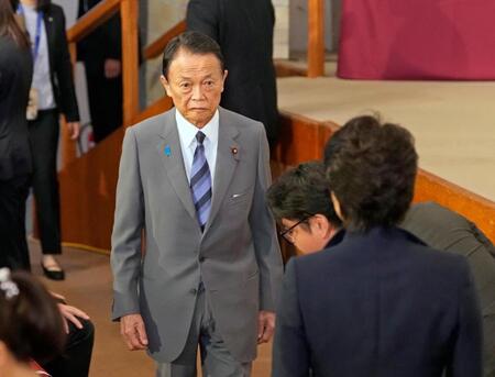 　自民党総裁選の投開票に臨む麻生最高顧問