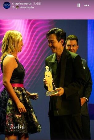 「チャップリン賞」の公式インスタグラム＠ｃｈａｐｌｉｎａｗａｒｄｓより　イ・ジョンジェは「アジア部門」で韓国人俳優初の受賞者となった