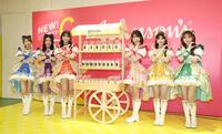 　ポーズを決める超ときめき♡宣伝部の（左から）辻野かなみ、杏ジュリア、坂井仁香、小泉遥香、菅田愛貴、吉川ひより（撮影・佐々木彰尚）
