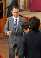 　自民党総裁選の投開票に臨む麻生最高顧問
