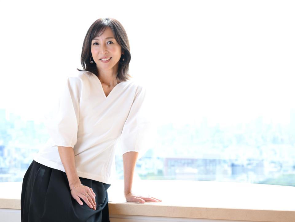 　２７年ぶりの写真集を発売する“伝説のグラビアクイーン”かとうれいこ（撮影・伊藤笙子）