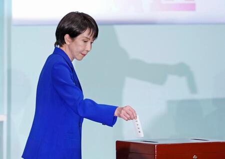 　自民党総裁選で投票する高市早苗氏