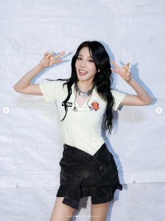 　２ＮＥ１・ＤＡＲＡの公式インスタグラム＠ｄａｒａｘｘｉより　「Ｂｅ　ｔｈｅ　ＮＥＸＴ：　９　Ｄｒｅａｍｅｒｓ」でＭＣを務めたＤＡＲＡ