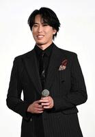 　トークセッションで笑顔を見せる宮舘涼太（撮影・佐藤厚）