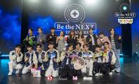 　「Ｂｅ　ｔｈｅ　ＮＥＸＴ：　９　Ｄｒｅａｍｅｒｓ」の公式Ｘ＠ＢｅＴｈｅＮｅｘｔ＿ＯＦＣより　デビュー組に選抜された９人（前列）と“メンター”として出演したアーティストたち