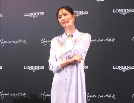 本田翼 96万円腕時計に感激「輝きが止まらない」 自身の散財は