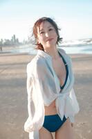 　２７年ぶりの写真集をオーストラリアで撮影したかとうれいこ（Ⓒ三宮幹史／講談社）