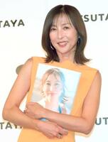 　２７年ぶりの写真集を発売したかとうれいこ