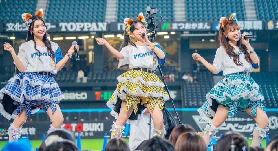 　ＭＶを撮影した超ときめき♡宣伝部の（左から）杏ジュリア、菅田愛貴、吉川ひより