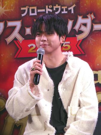 　トークする増田貴久