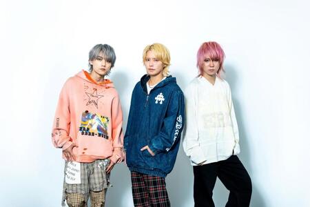 　（左から）ｋｙｏｈｅｙ、手越祐也、Ｆｕｒｕｔａｔｓｕ