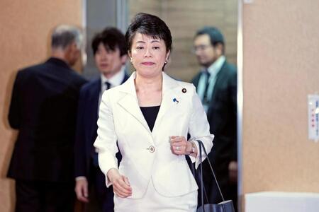 　自民党本部に入る有村治子氏