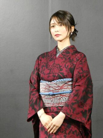 　着物姿の長濱ねる