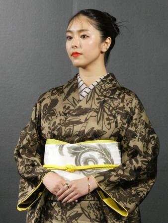 　着物姿の唐田えりか