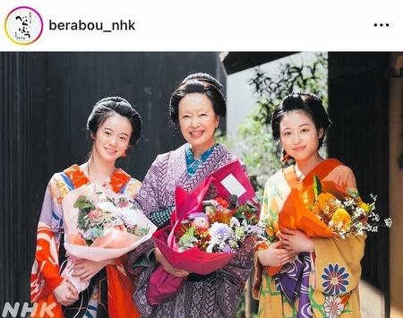 一度はクランクアップした二文字屋の面々。大河ドラマ「べらぼう～蔦重栄華乃夢噺～」のインスタグラム＠ｂｅｒａｂｏｕ＿ｎｈｋより。