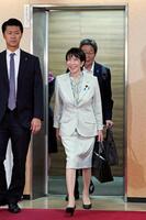 　自民党本部に入る高市早苗総裁