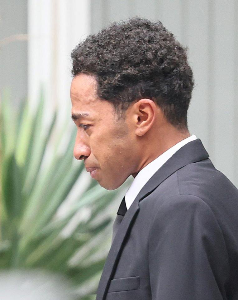 　釈放された草間リチャード敬太（撮影・石井剣太郎）