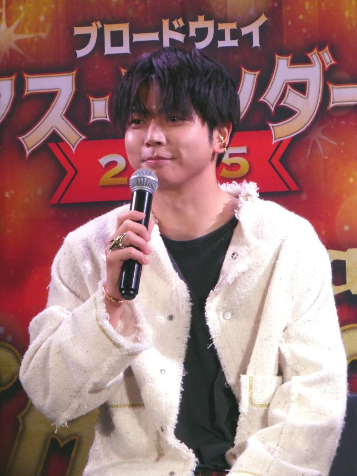 　トークする増田貴久