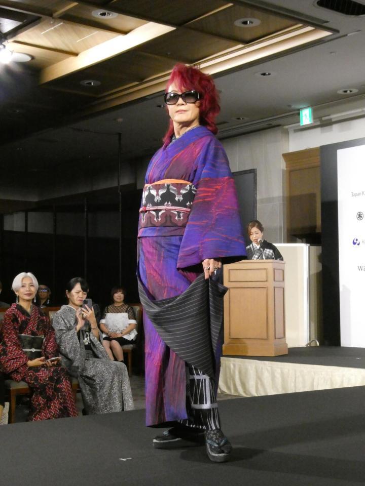 　着物姿の大黒摩季