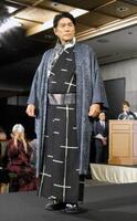 　着物姿を披露した高橋克典