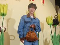 　「ＭＡＬＮＩ　ＰＬＡＹＦＵＬ　ＢＬＯＯＭ　ＰＯＰ　ＵＰ」レセプションにゲスト登場したＴｒａｖｉｓ　Ｊａｐａｎの七五三掛龍也