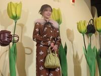 　ＭＡＲＮＩ　ＰＬＡＹＦＵＬ　ＢＬＯＯＭ　ＰＯＰ　ＵＰ」レセプションに登場した白石麻衣