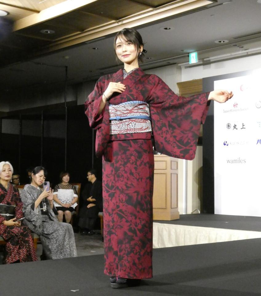 　着物姿の長濱ねる