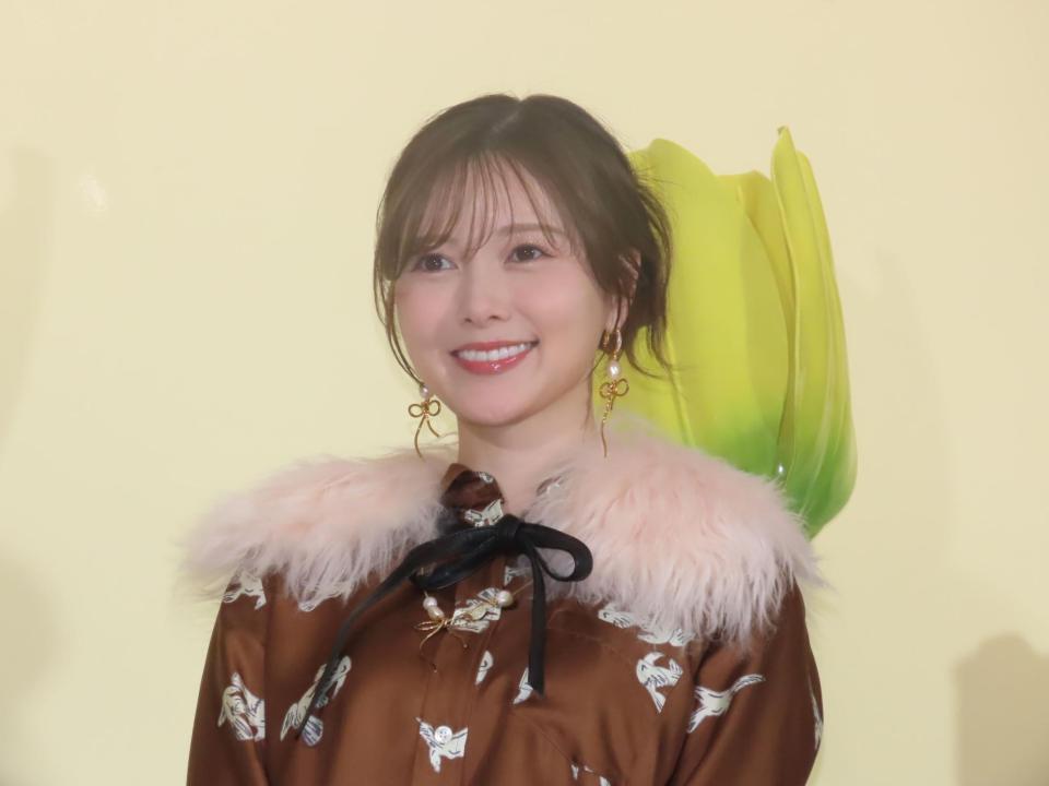 　ＭＡＲＮＩ　ＰＬＡＹＦＵＬ　ＢＬＯＯＭ　ＰＯＰ　ＵＰ」レセプションに登場した白石麻衣