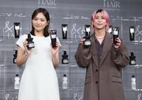 　新ＣＭ発表会に出席したＳｎｏｗ　Ｍａｎ・佐久間大介（右）と川口春奈（撮影・石井剣太郎）