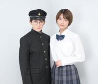 　乃木坂４６時代の同期で朗読演劇「図書委員界」で共演する生駒里奈（左）と若月佑美（撮影・伊藤笙子）