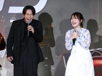 　夫婦で登壇し笑顔の石川界人、内田真礼（撮影・金田祐二）