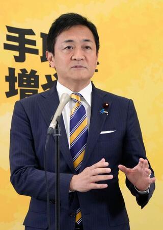 　記者団の取材に応じる国民民主党の玉木代表