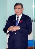 　首相官邸に入る石破首相