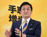 　記者団の取材に応じる国民民主党の玉木代表
