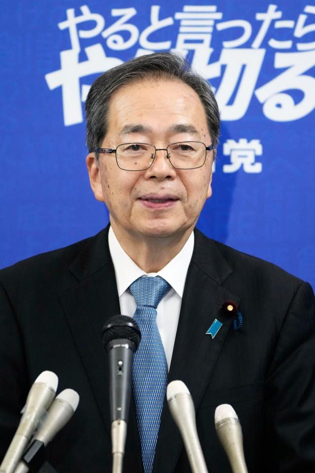 　自民党の高市総裁との会談後、記者会見する公明党の斉藤代表